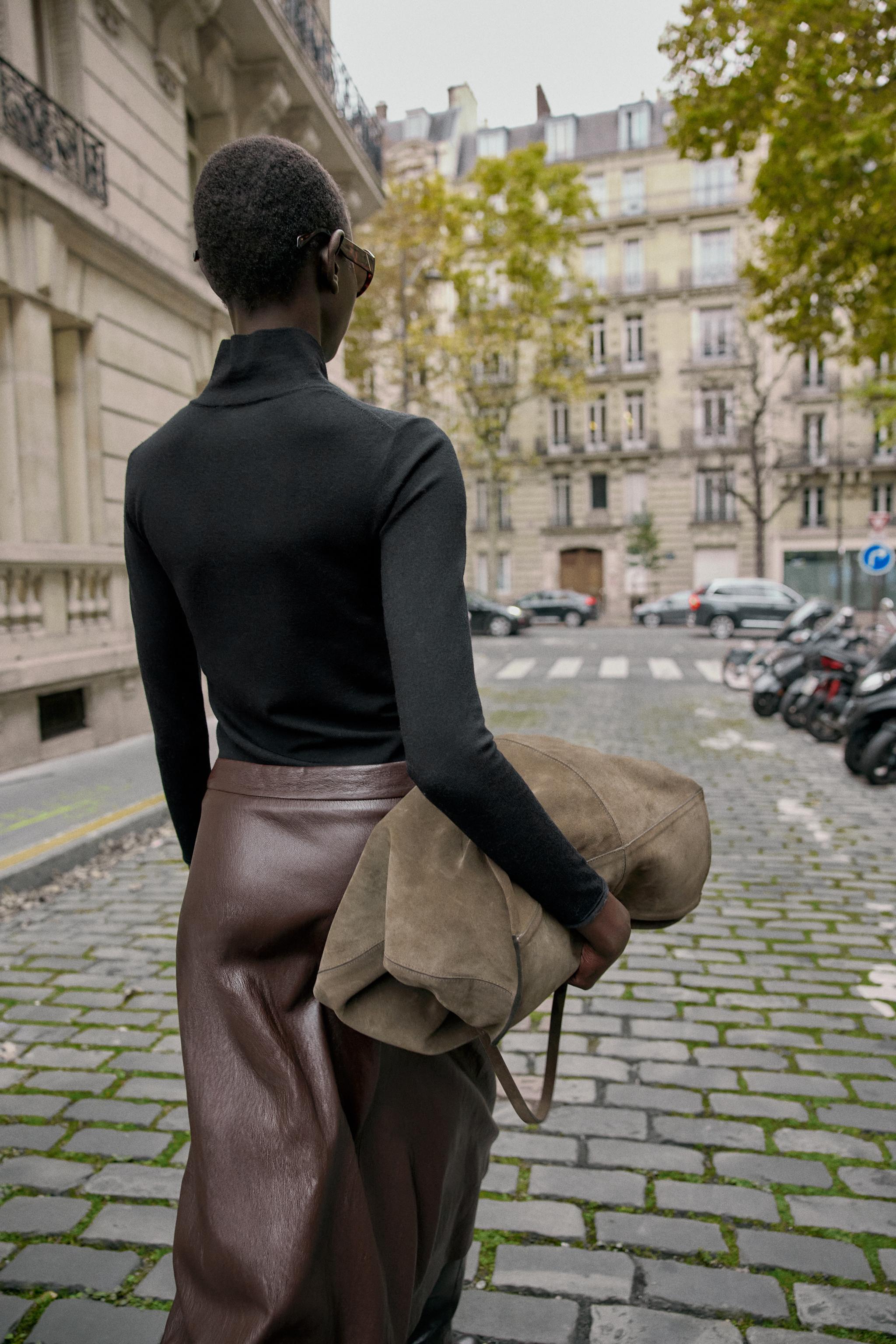 PULL AVEC LAINE COL MONTANT CROISÉ